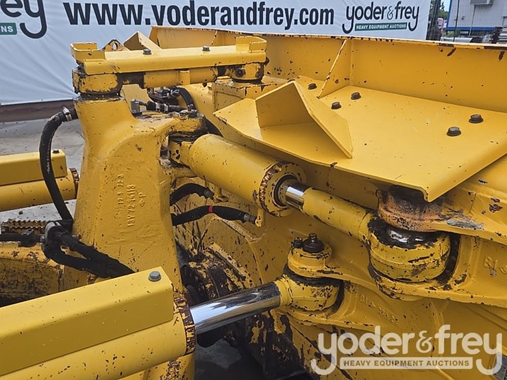 2022-komatsu-d61px-24-image-29