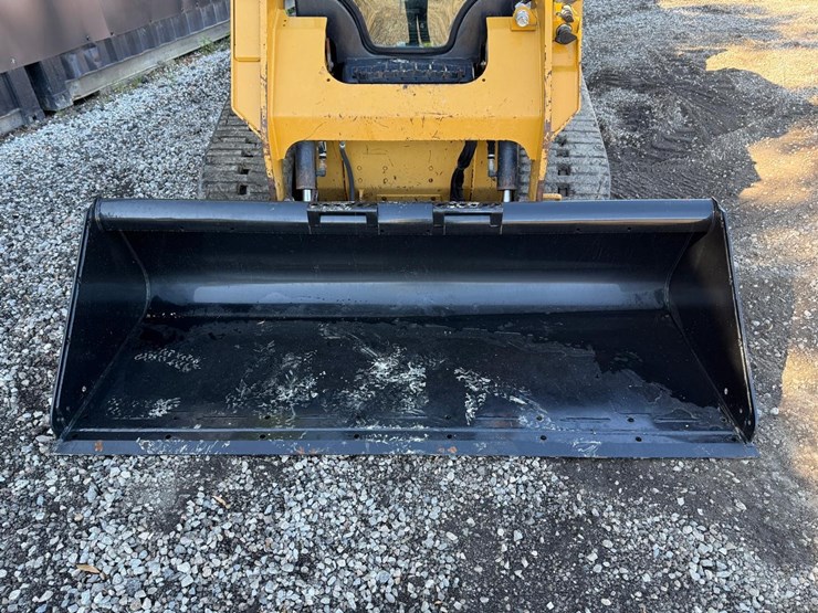 2023-caterpillar-259d3-image-9