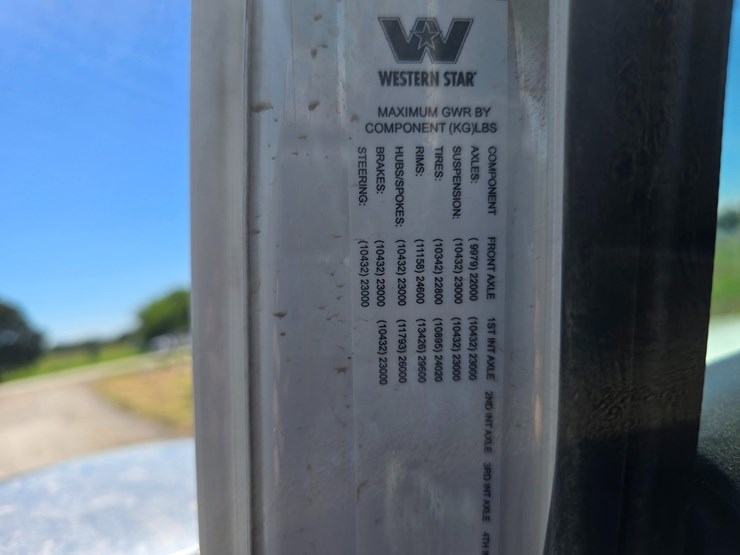 2020-western-star-4900-image-77