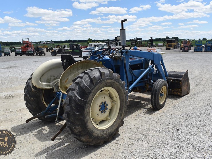 ford-4000-image-9