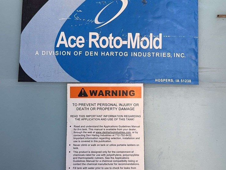 2500-gal-ace-roto-mold-tank-with-2”-bung-image-4