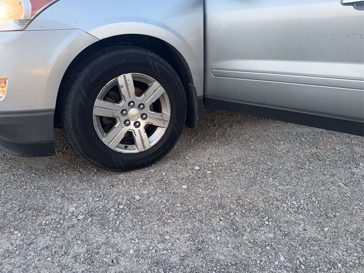 2012-chevrolet-traverse-image-30