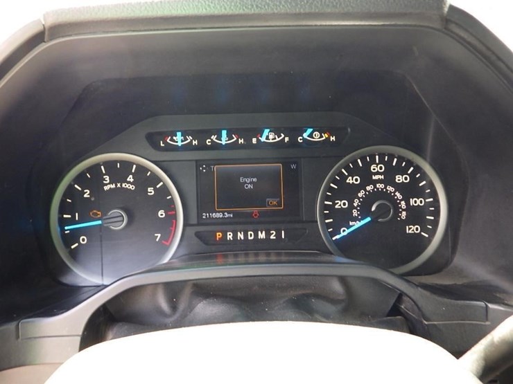 2016-ford-f150-xlt-image-32