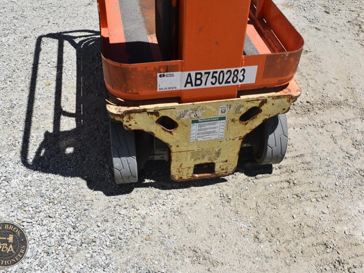 jlg-1230es-image-10