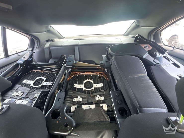 2014-ford-taurus-awd-sedan-image-19