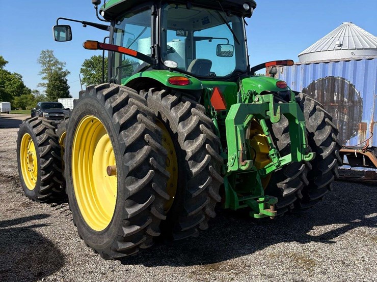 2010-john-deere-8320r-image-13