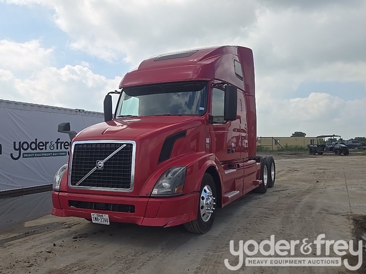 2015-volvo-vnl-image-1