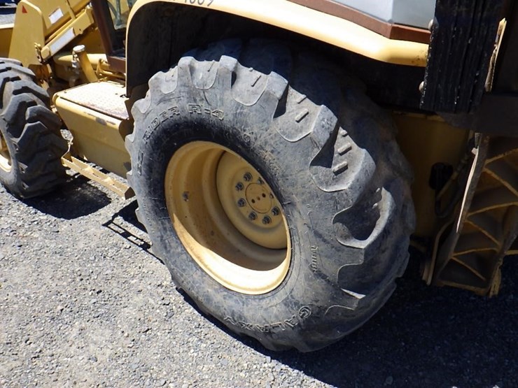 caterpillar-430d-image-23
