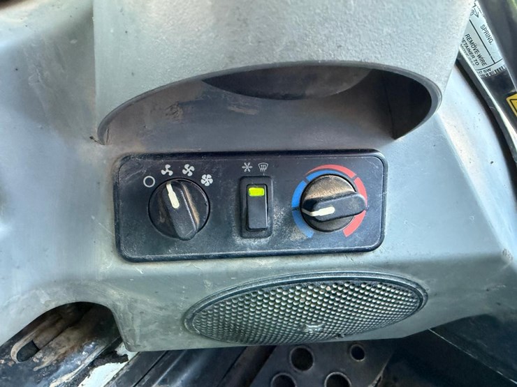 bobcat-t590-image-27