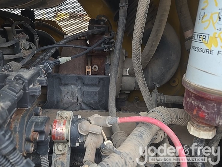 2022-komatsu-d61px-24-image-42
