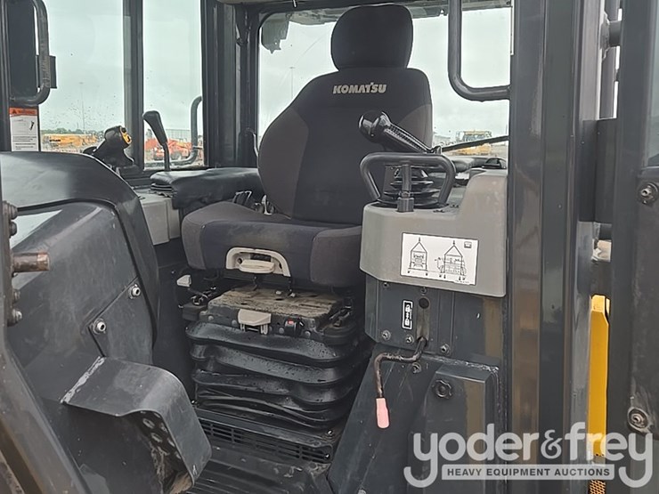 2022-komatsu-d61px-24-image-47