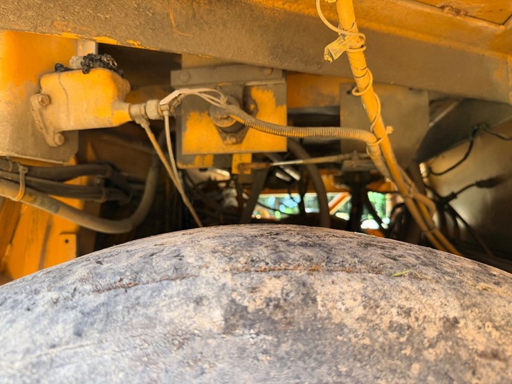 2000-john-deere-6-image-37