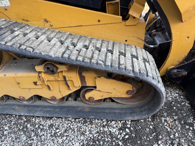 2023-caterpillar-259d3-image-14