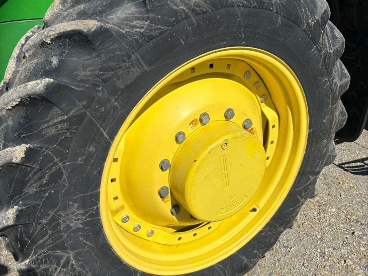 2012-john-deere-7230r-image-38