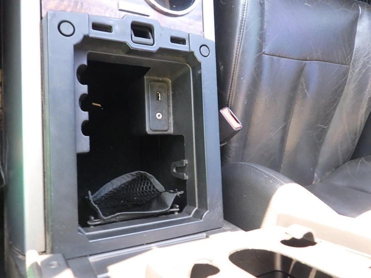 2010-ford-expedition-image-31