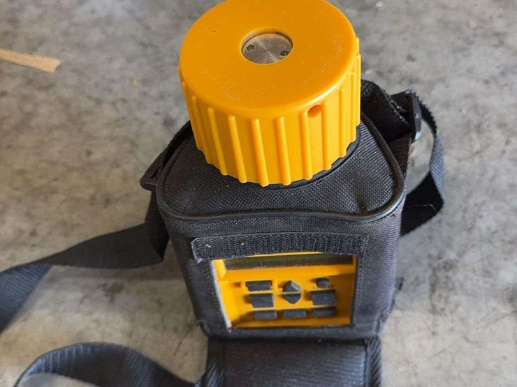 john-deere-moisture-tester---sw08120-image-1