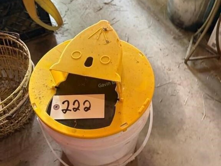 mouse-trap-pail-image-2