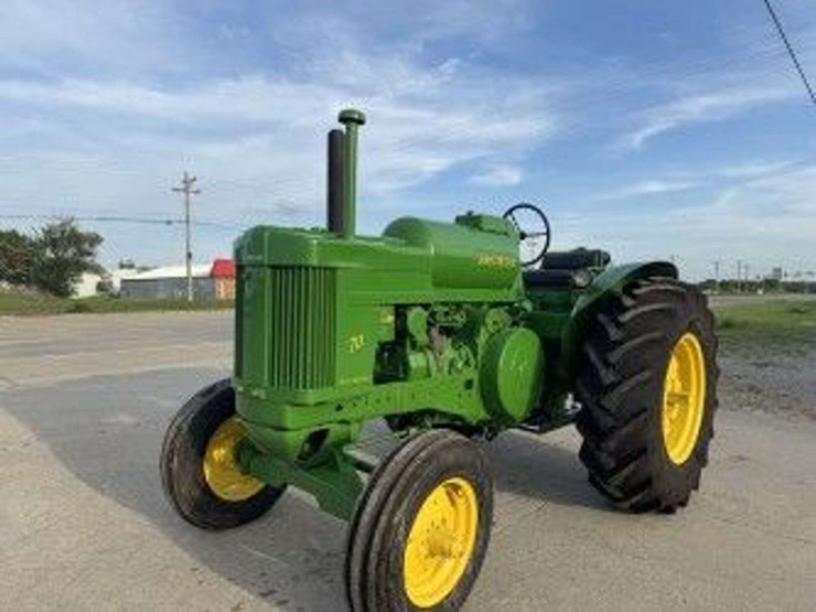 1955-john-deere-70-image-1