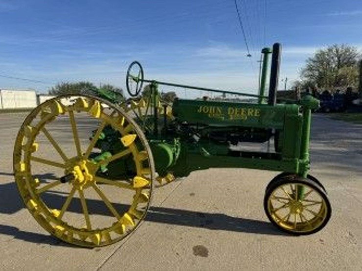 john-deere-b-image-4