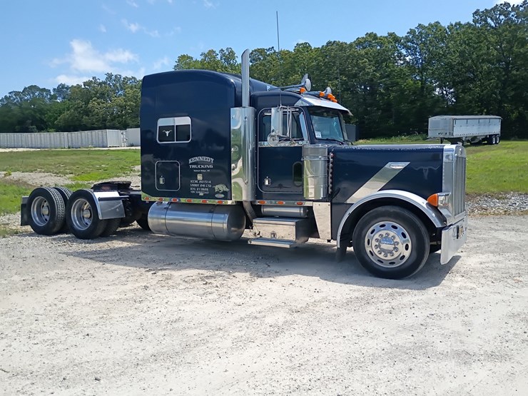 2005-peterbilt-379-image-12