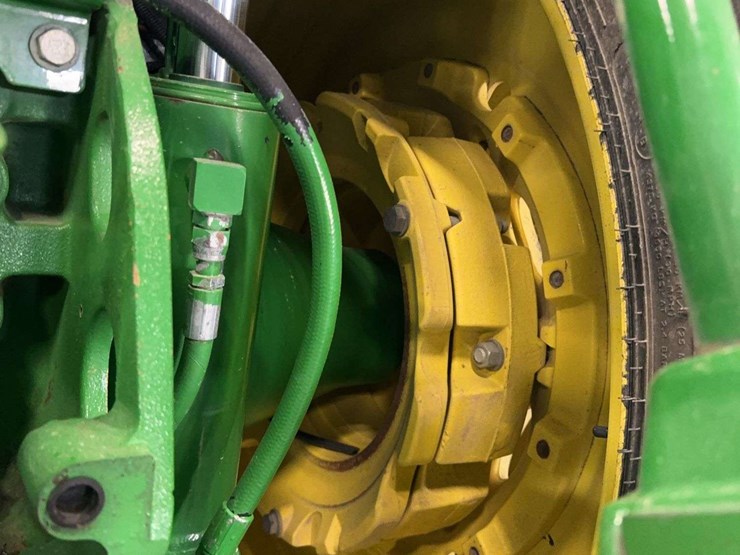 2012-john-deere-7260r-image-86