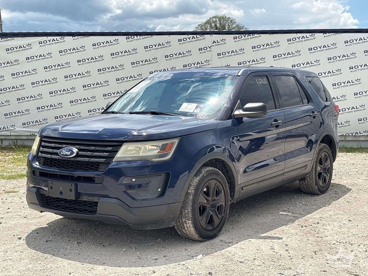 2016-ford-explorer-image-1