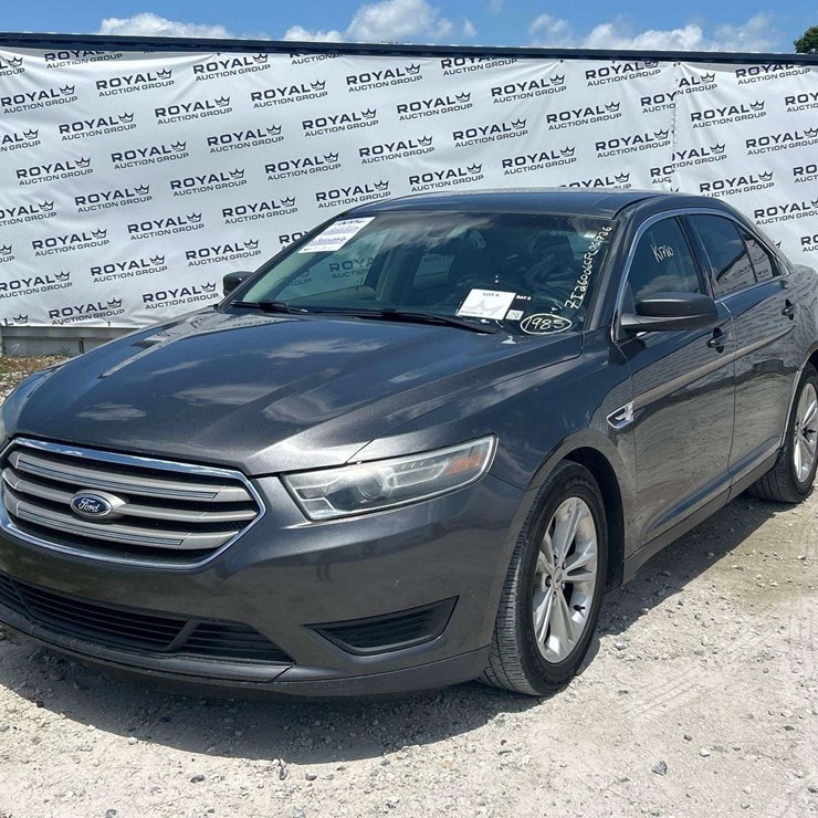 2015 Ford Taurus Sedan