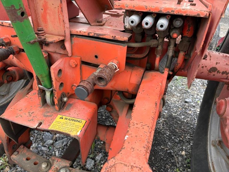 allis-chalmers-185-2wd-tractor-image-10