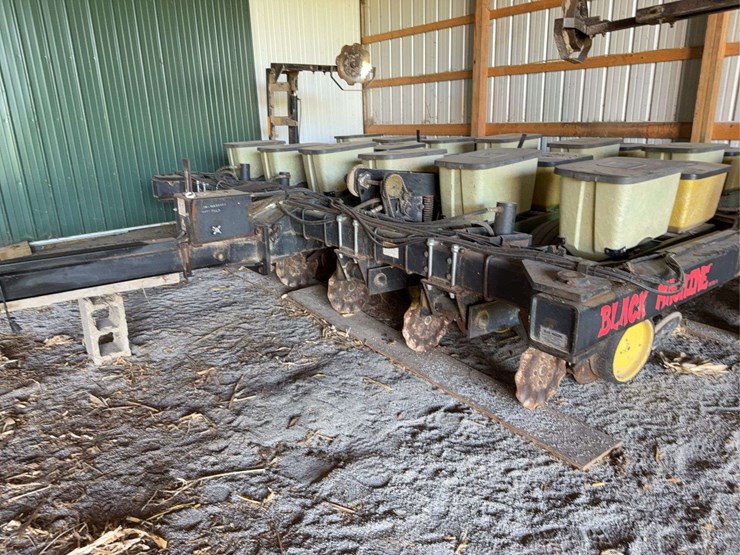 black-machine-12-13-image-9