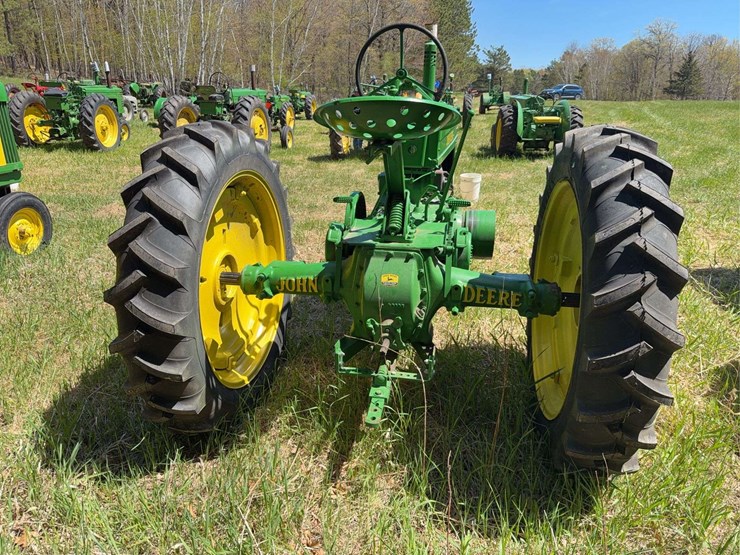 john-deere-b-image-4