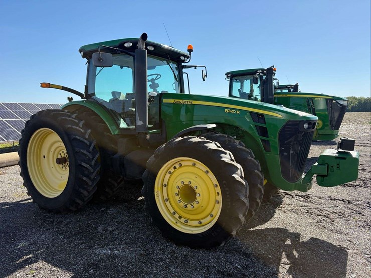 2010-john-deere-8320r-image-6