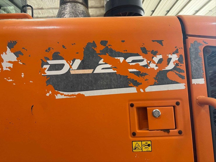 2021-doosan-dl220-5-image-11