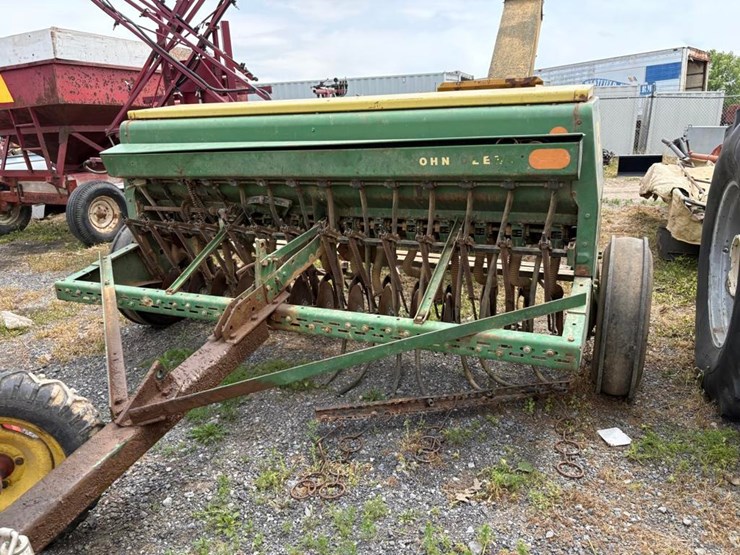 john-deere-8250-image-2