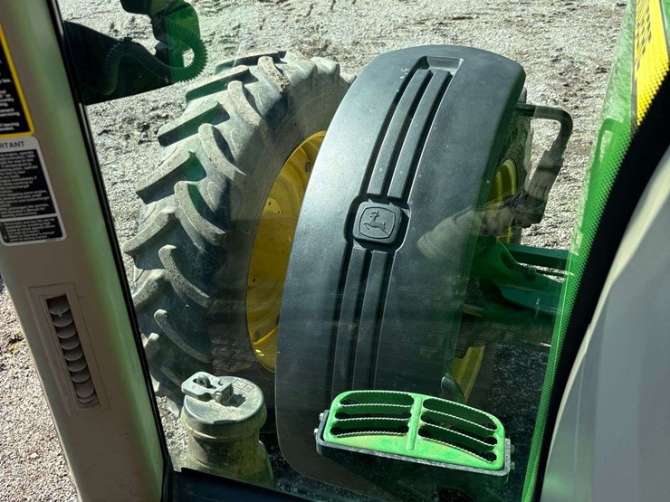 2010-john-deere-8320r-image-55