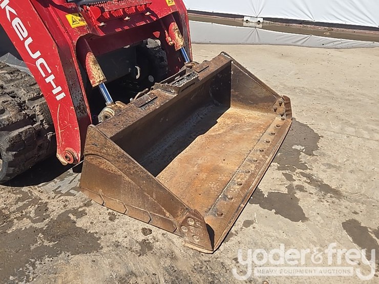 2022-takeuchi-tl12v2-image-19