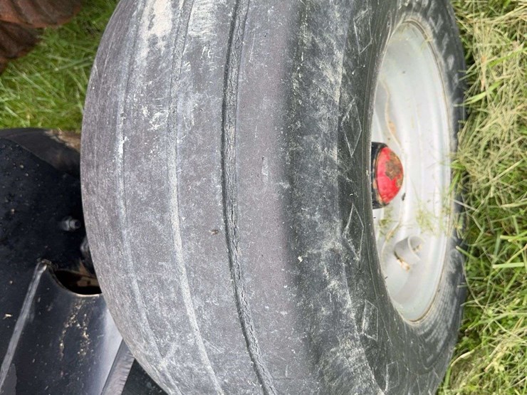 case-ih-330-image-72