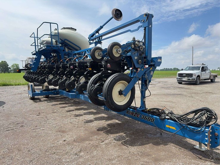 2013-kinze-3600-image-20