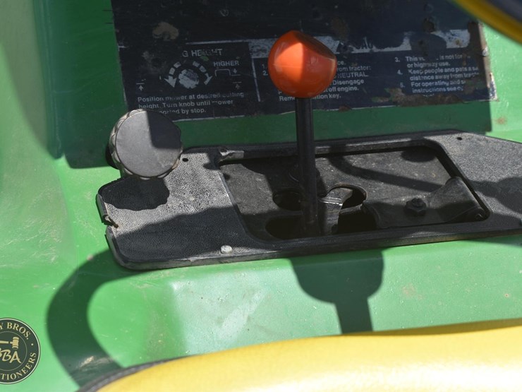john-deere-210-image-16