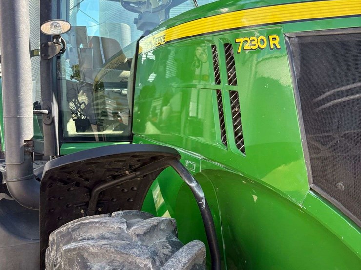 2012-john-deere-7230r-image-34