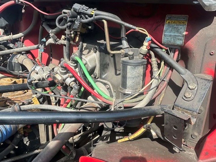 2002-freightliner-fl80-image-36