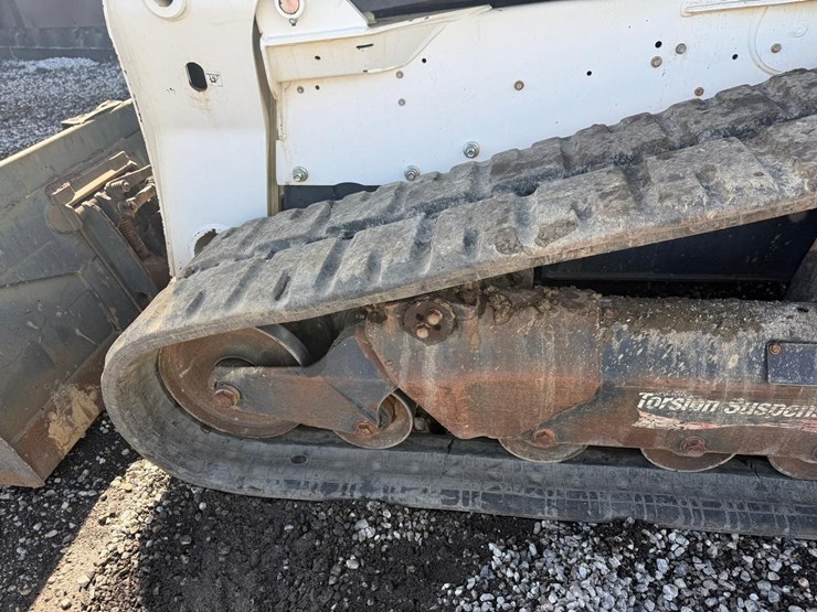 2021-bobcat-t870-image-18