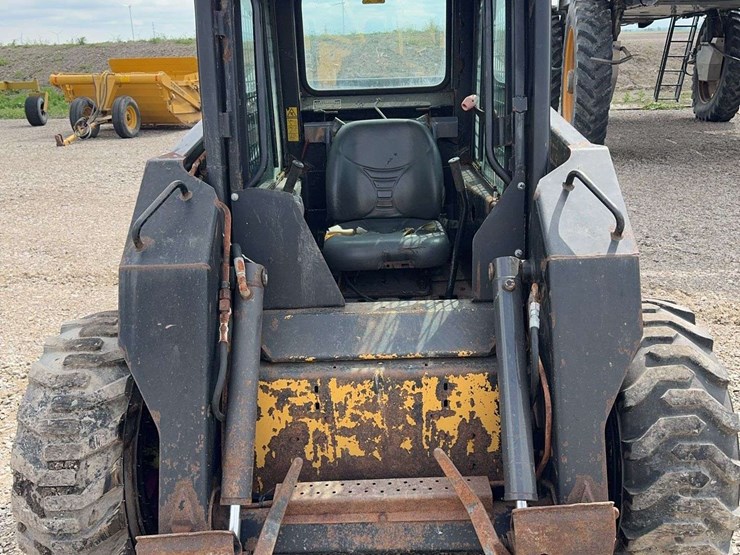 new-holland-lx865-image-2