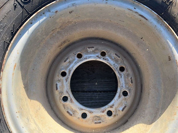 goodyear-12.5l-15-tire-and-8-bolt-rim-image-2