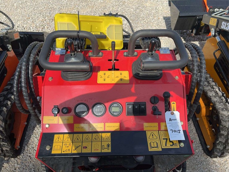 sl380-tracked-skid-steer-loader,-23hp-image-7
