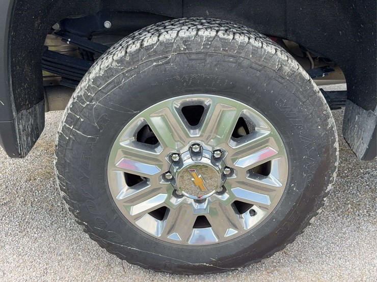 2025-chevrolet-silverado-2500hd-high-country-image-23