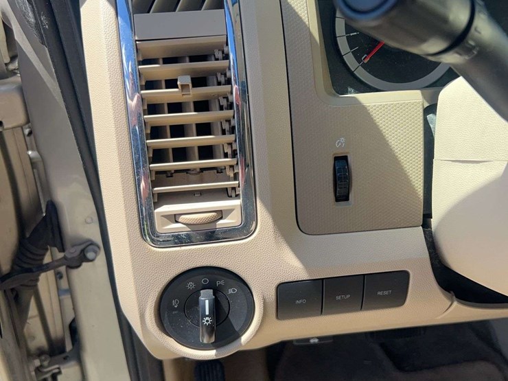 2012-ford-escape-image-43