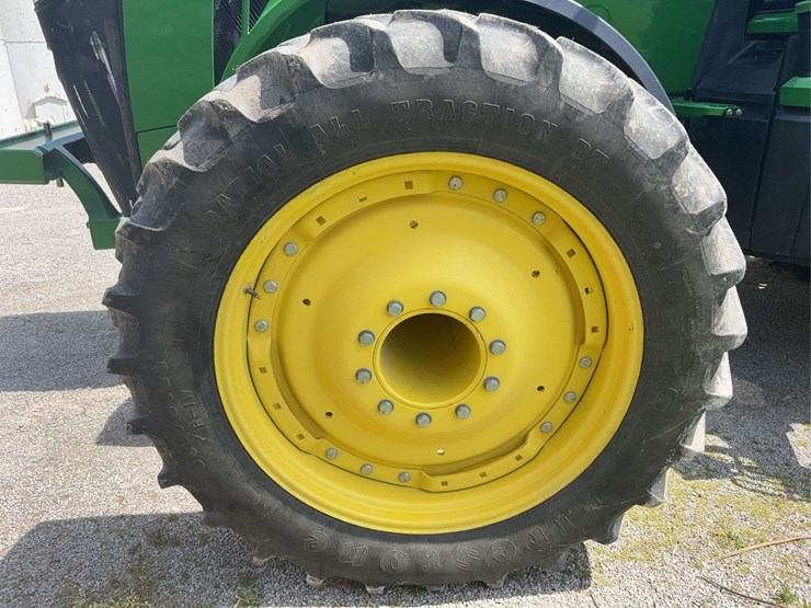2013-john-deere-8285r-image-40