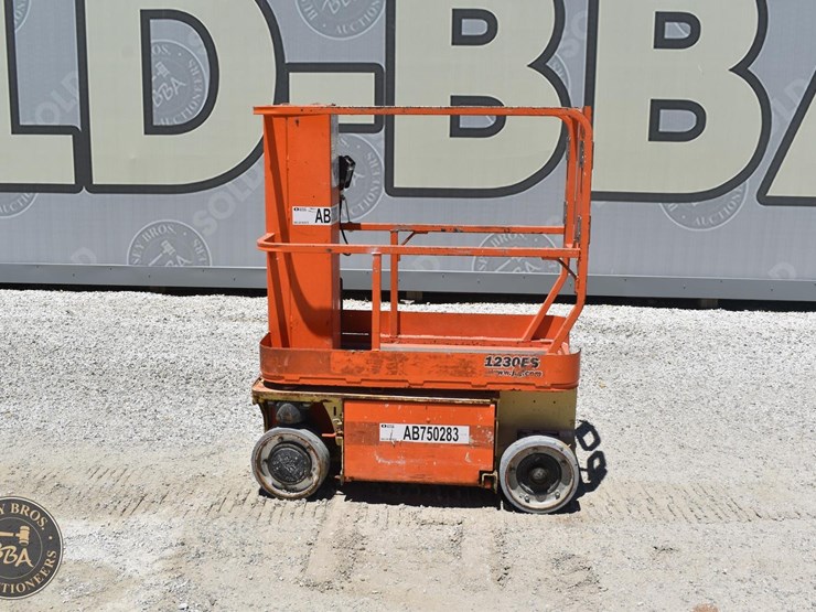 jlg-1230es-image-3