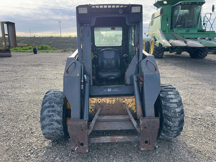 new-holland-l185-image-5