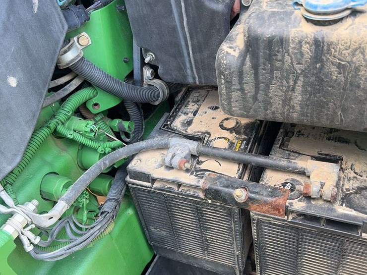 2013-john-deere-8285r-image-62